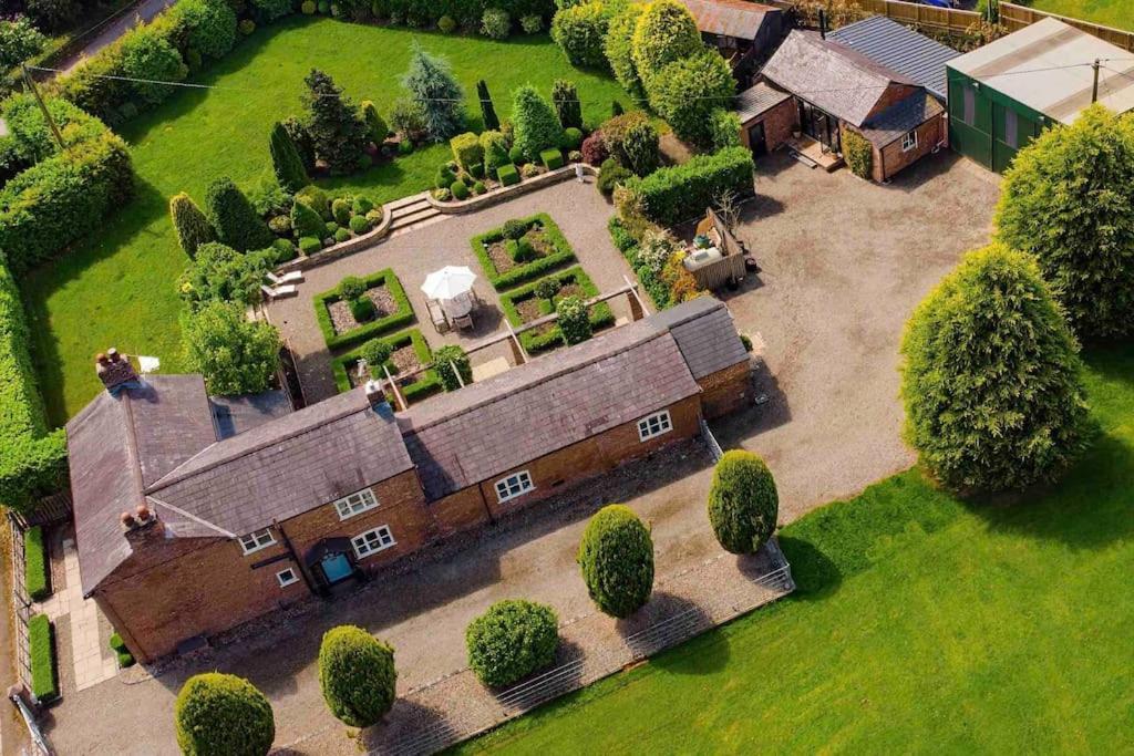 Luxury Barn With Hot Tub, Spa Treatments, Private Dining Little Budworth Dış mekan fotoğraf