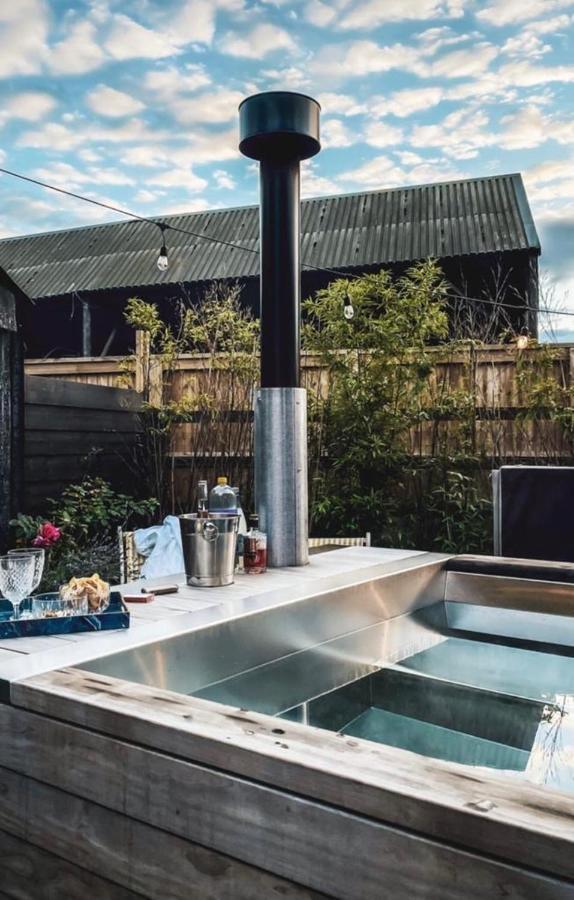 Luxury Barn With Hot Tub, Spa Treatments, Private Dining Little Budworth Dış mekan fotoğraf